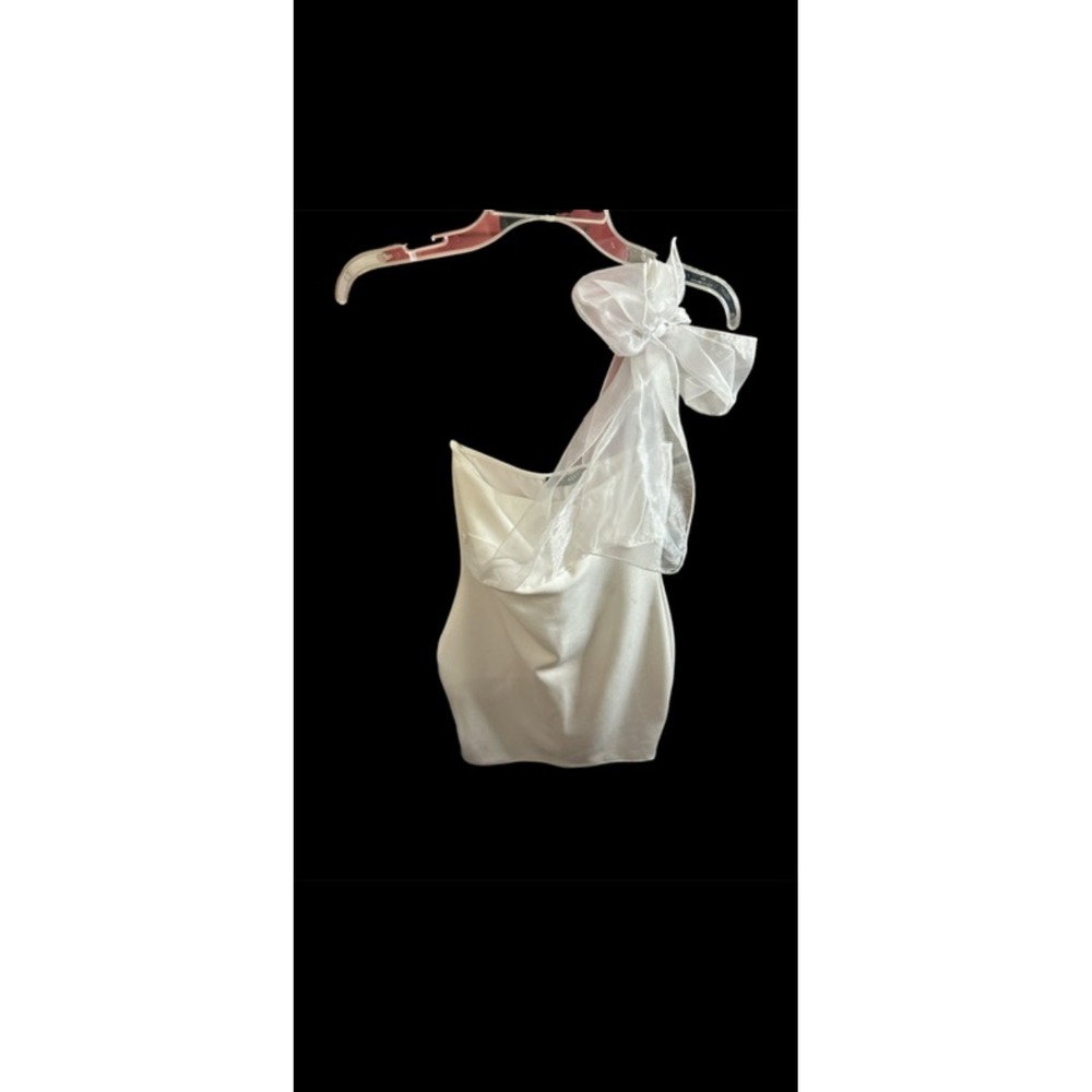 Bodycon/Sheath Silhouette White One Shoulder Bow  Organza Sleeveless Blouse